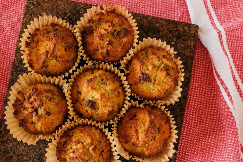 Muffinki jajeczne na słono: przepisy idealne na śniadanie